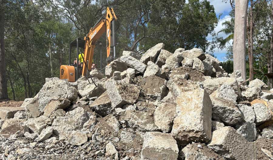 Mobile Concrete Crushing and Screening in Queensland